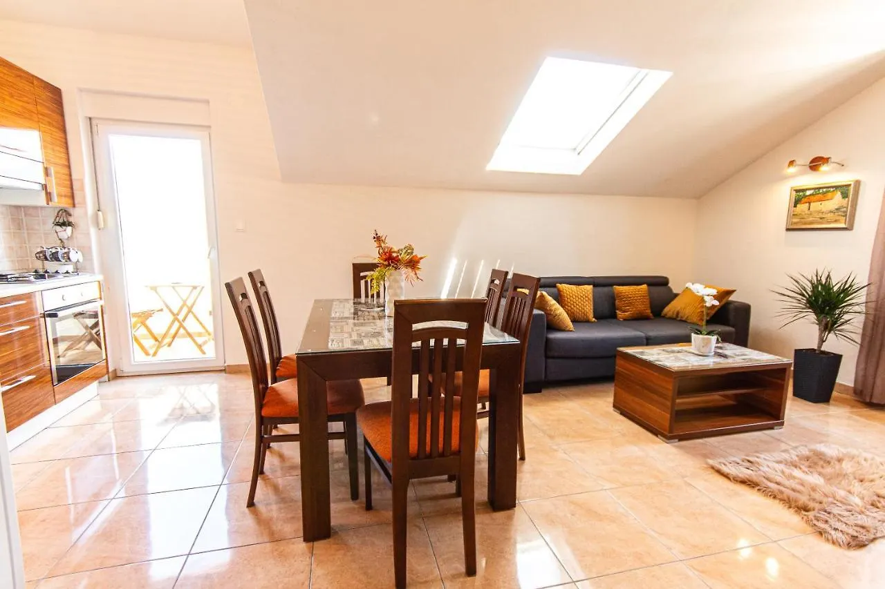 Spacious Sea View Apartment Near Marjan & Beach Split