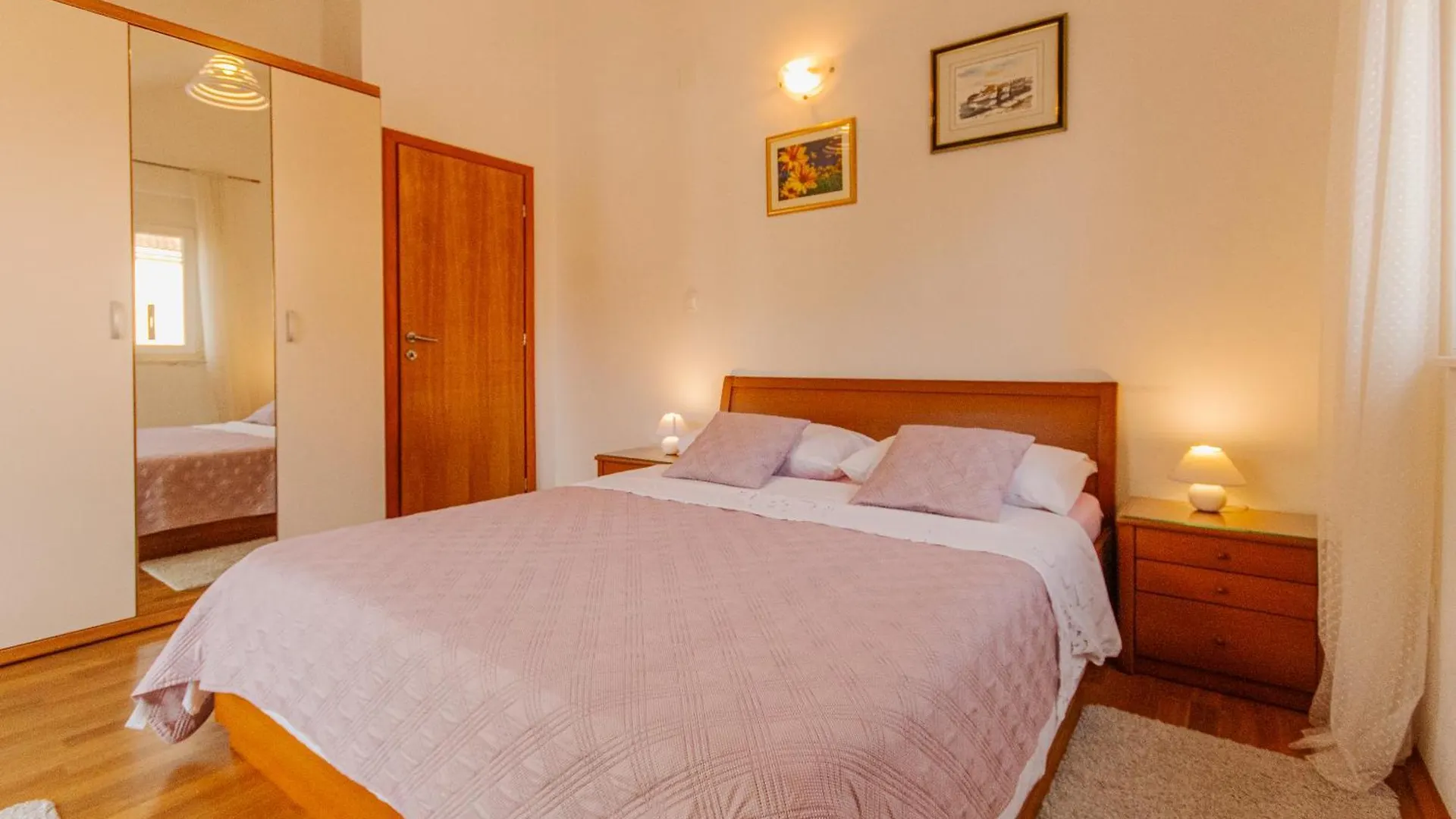 Spacious Sea View Apartment Near Marjan & Beach Split