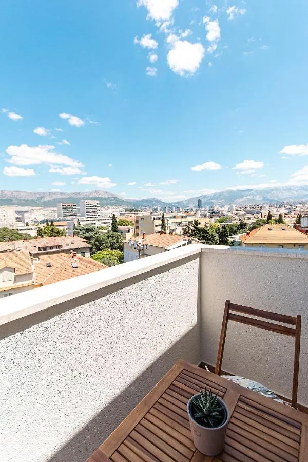 Spacious Sea View Apartment Near Marjan & Beach Split 0*,  Croatia